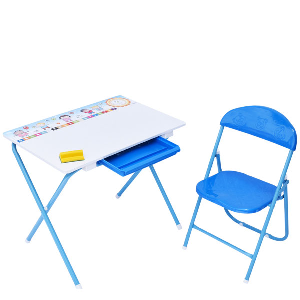 escritorio con silla plegable azul