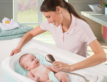 Olvidate de los mitos y disfruta del baño con tu bebe
